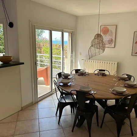 Holiday home L' Oliviera, Vue Et Plages A Pieds Sete