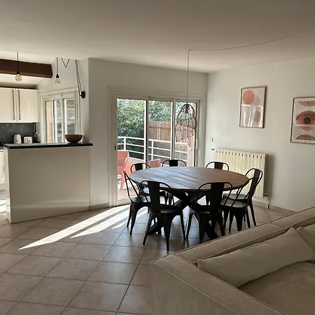 Holiday home L' Oliviera, Vue Et Plages A Pieds Sete