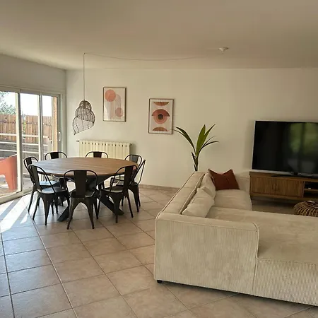 Holiday home L' Oliviera, Vue Et Plages A Pieds Sete